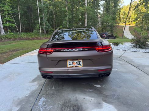 Used 2018 Porsche Panamera image 5