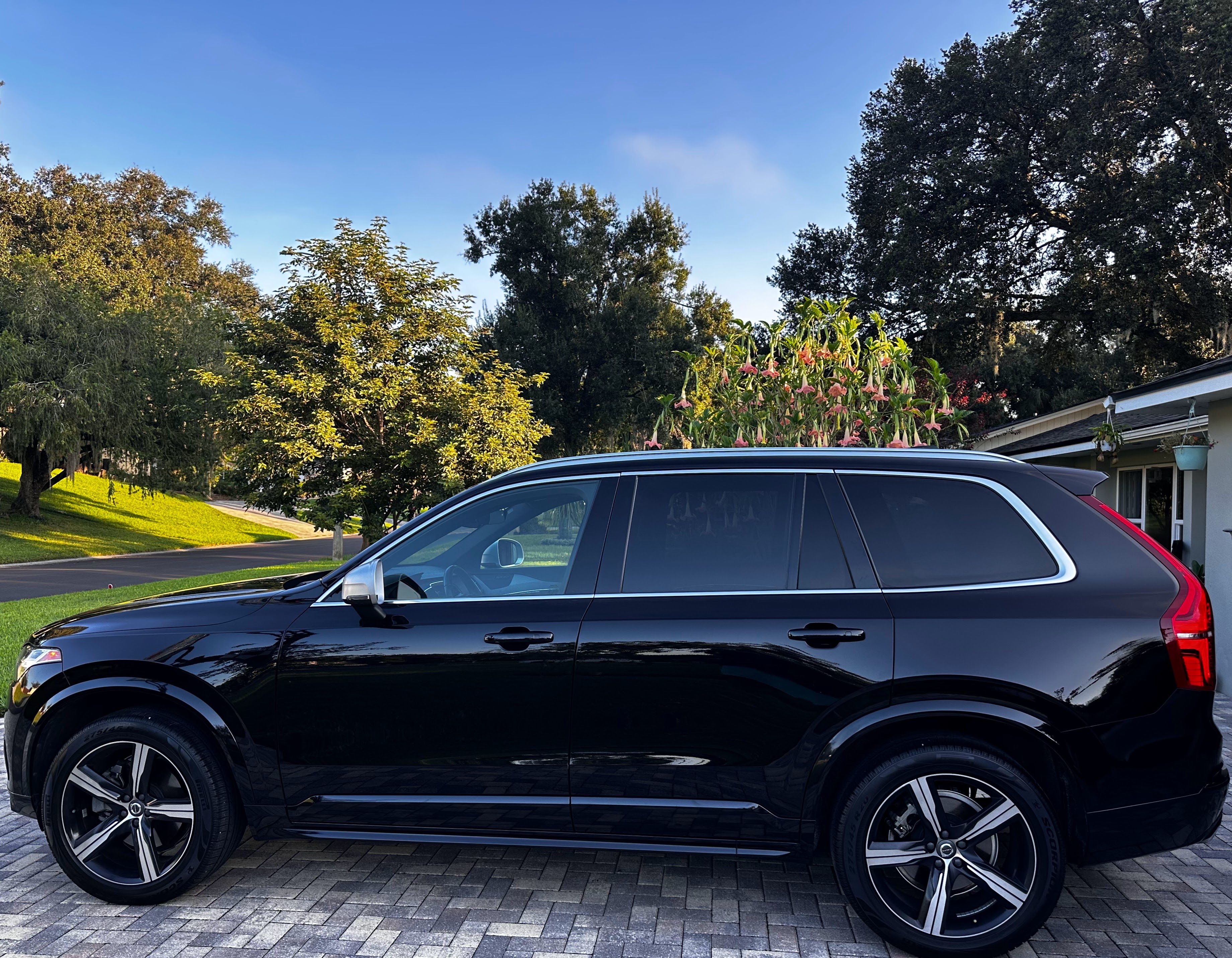 Used 2019 Volvo XC90 T6 R-Design w/ Protection Package Premier AWD/4WD image 29