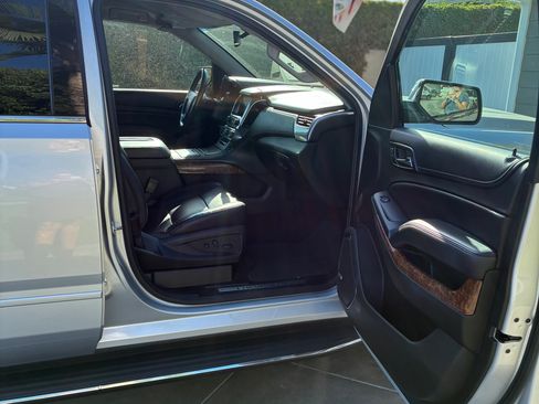 Used 2018 Chevrolet Tahoe Premier RWD image 11