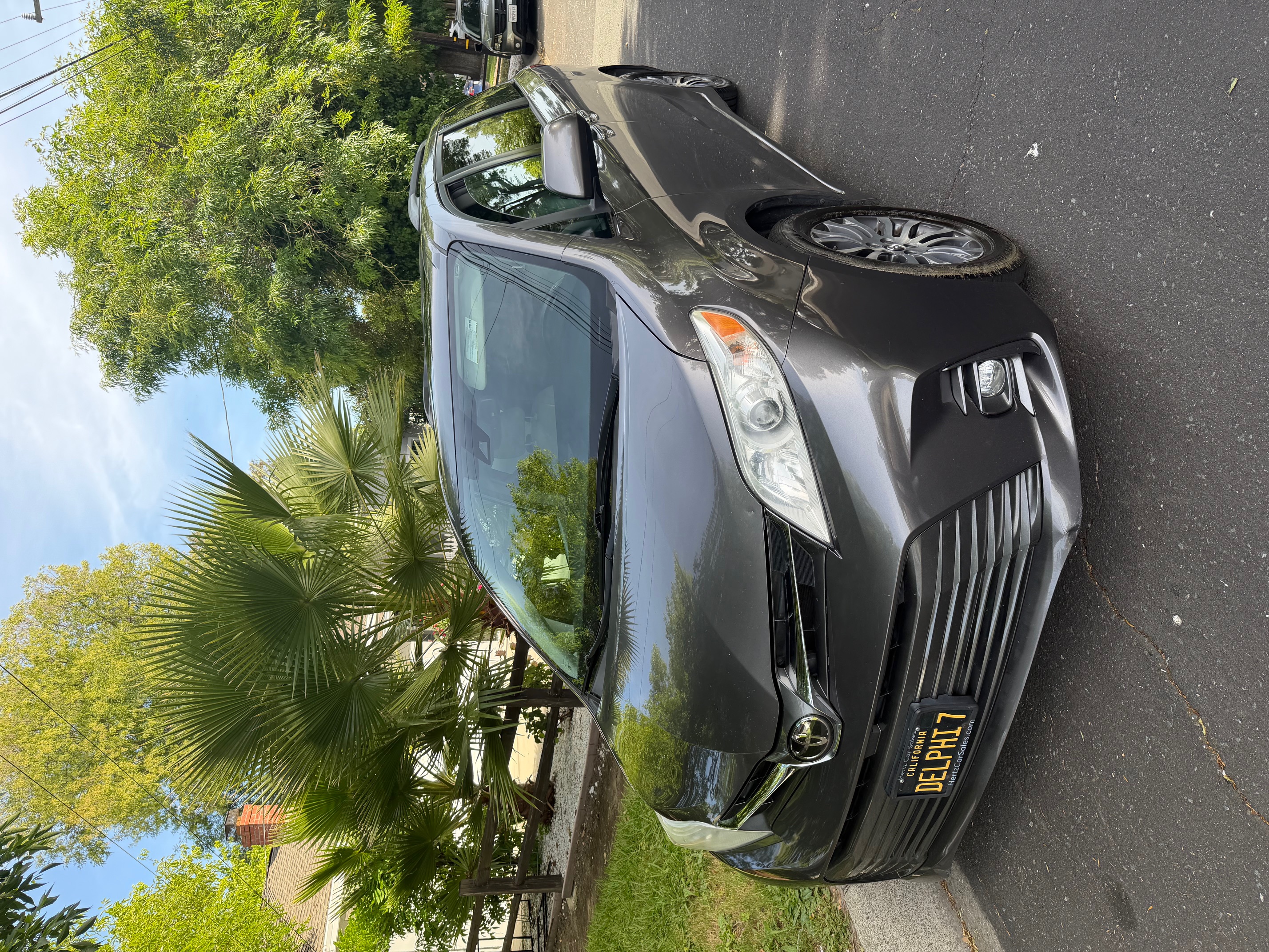 Used 2018 Toyota Sienna XLE FWD image 2