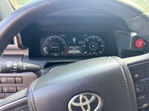 Used 2024 Toyota Tacoma TRD Off-Road image 15