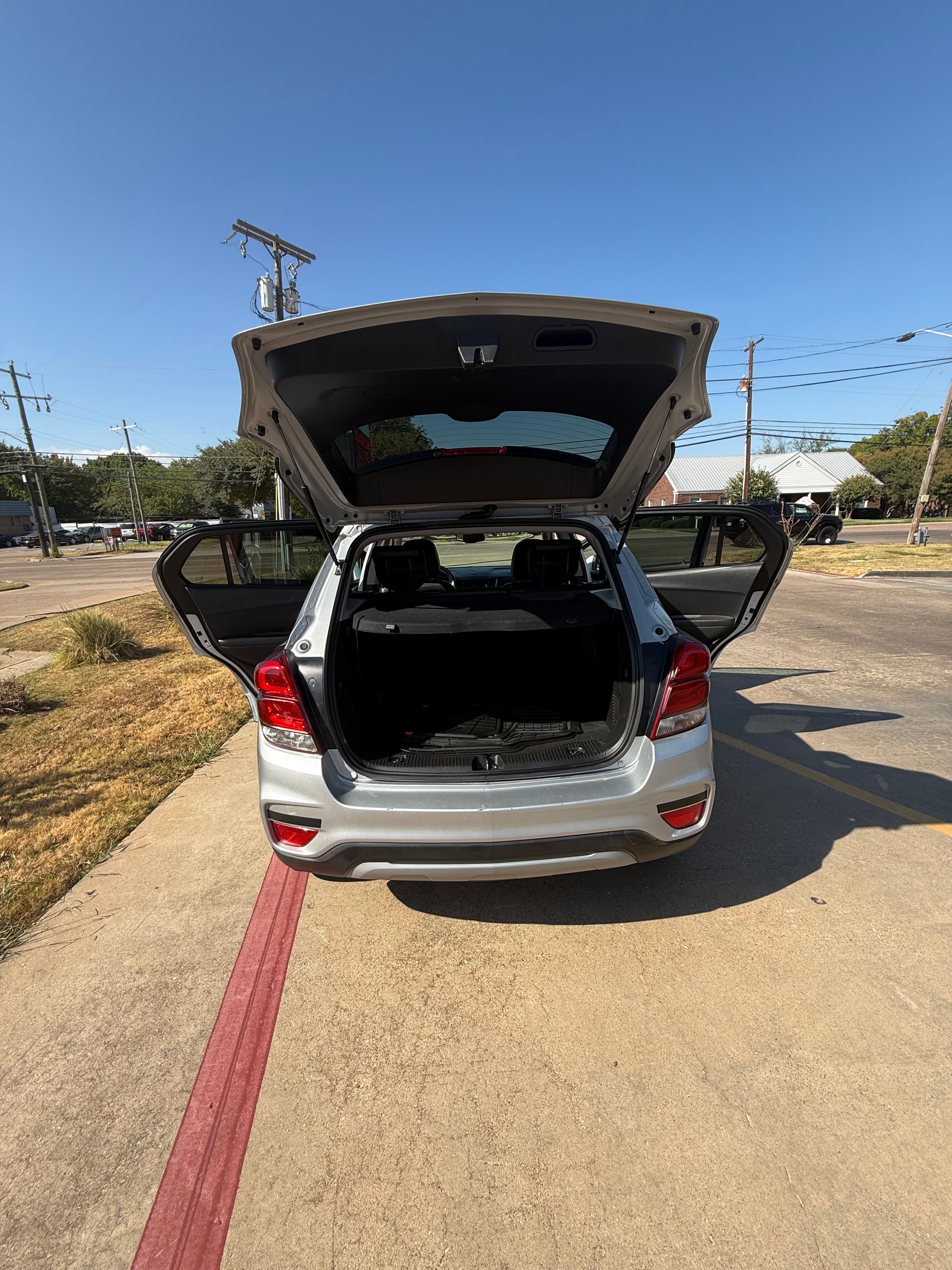 Used 2020 Chevrolet Trax LT w/ LT Convenience Package FWD image 6