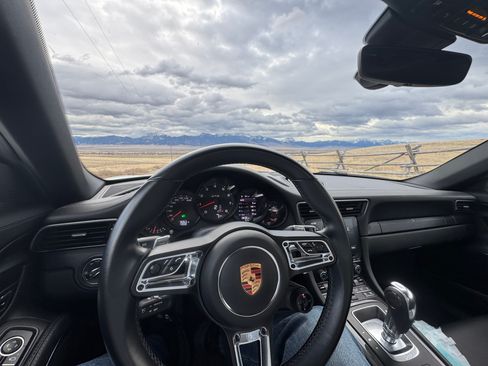 Used 2018 Porsche 911 Targa 4 GTS image 3