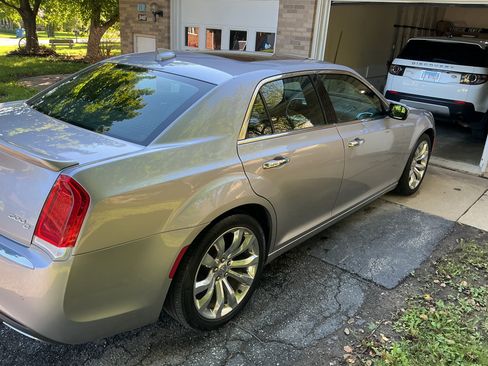 Used 2017 Chrysler 300 C w/ Safetytec Plus Group RWD image 4