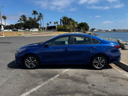 Used 2023 Kia Forte LXS w/ LXS Technology Package FWD image 10