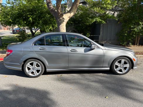 Used 2011 Mercedes-Benz C 300 Sedan image 6