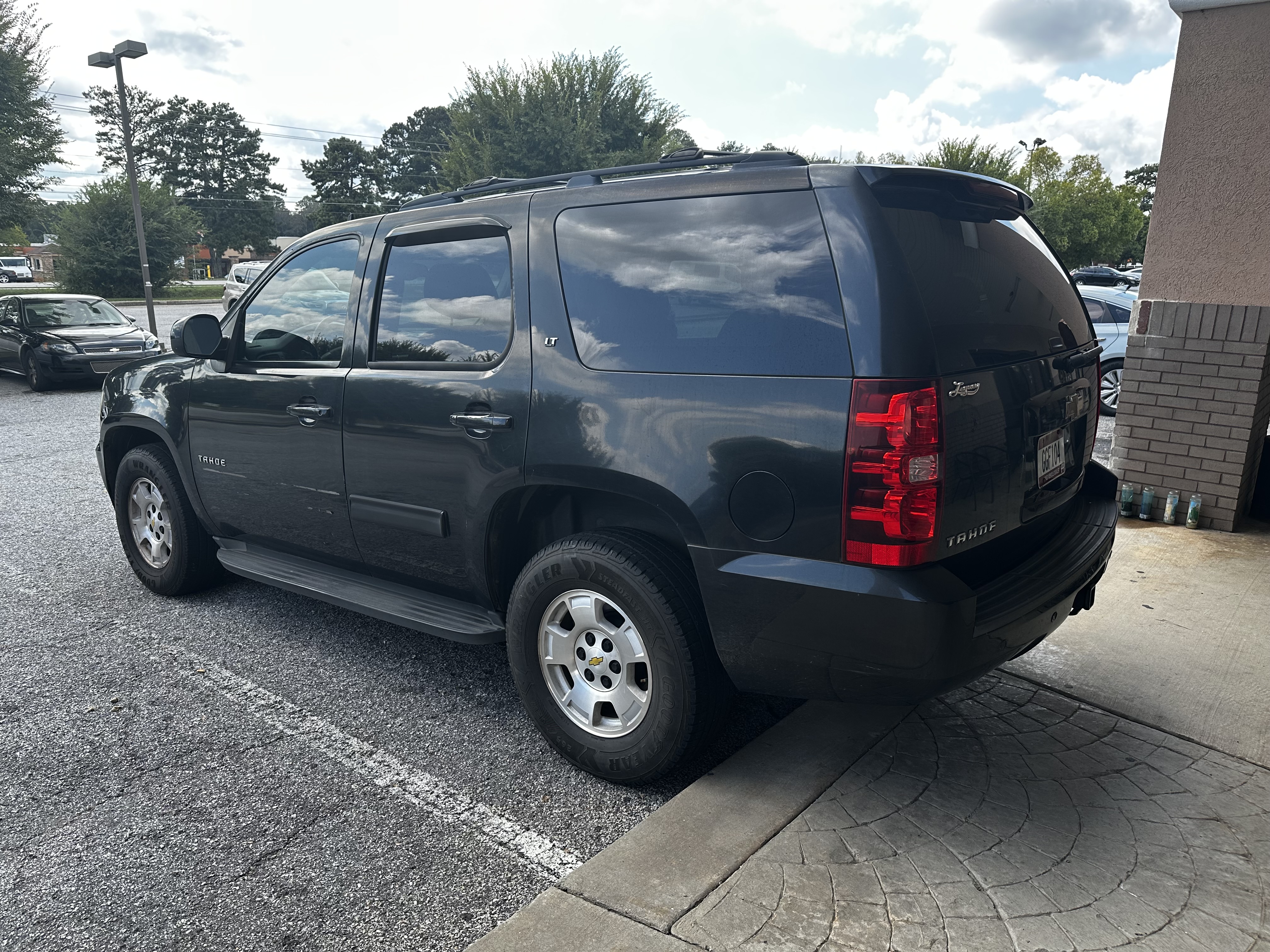 Used 2011 Chevrolet Tahoe LT RWD image 4