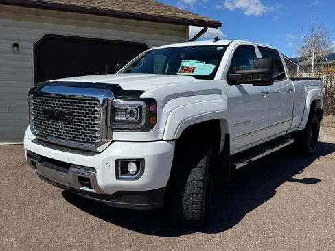 Used 2015 GMC Sierra 2500 Denali image 17