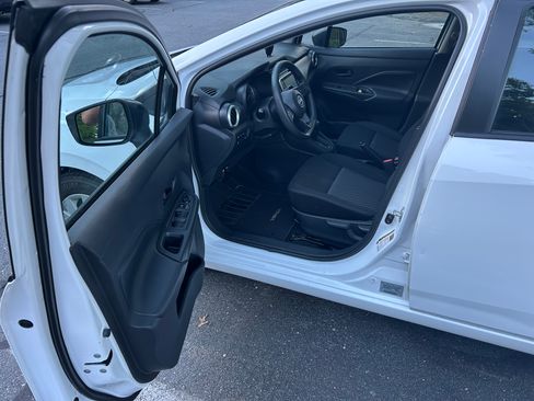 Used 2023 Nissan Versa S w/ Trunk Package FWD image 11