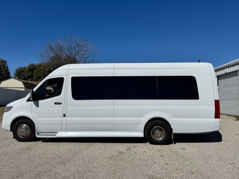 Used 2020 Mercedes-Benz Sprinter 3500 image 5