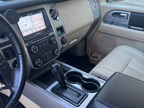 Used 2017 Ford Expedition XLT w/ Equipment Group 202A image 2