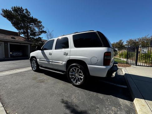 Used 2004 GMC Yukon SLE w/ Cargo Package RWD image 5