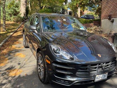 Used 2017 Porsche Macan Turbo image 14