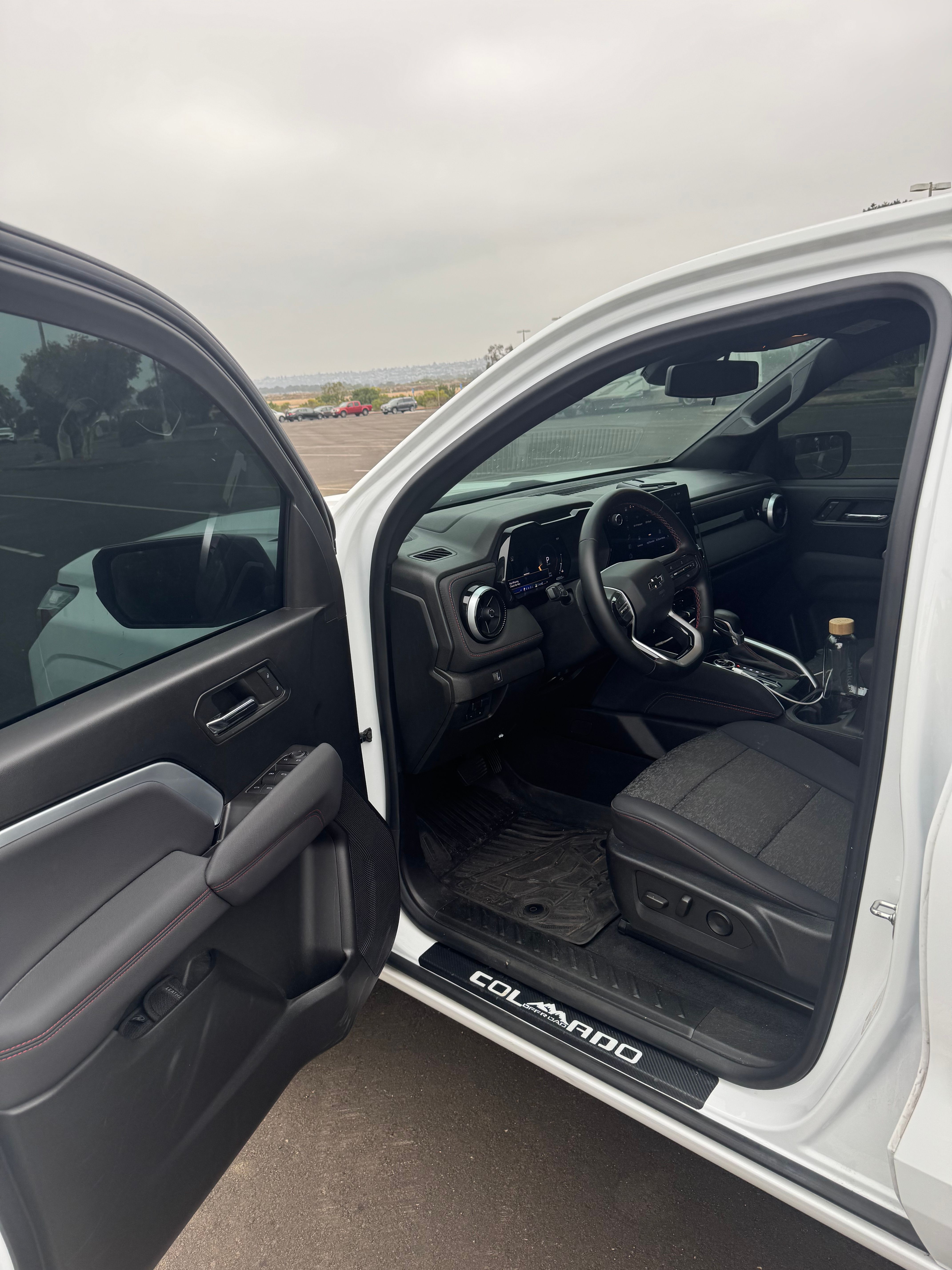 Used 2024 Chevrolet Colorado Z71 w/ Z71 Convenience Package 2 AWD/4WD image 8