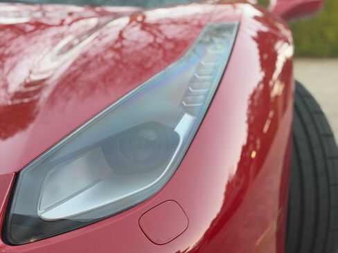 Used 2017 Ferrari 488 Spider RWD image 17