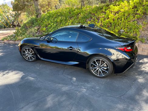 Used 2022 Toyota GR86 RWD image 6