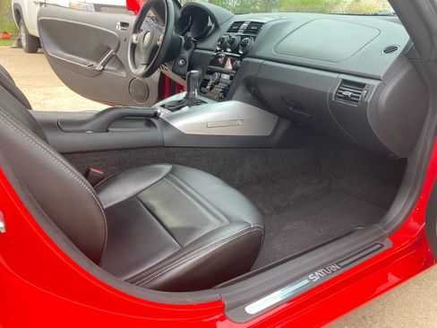 Used 2008 Saturn Sky w/ Premium Trim Package RWD image 4