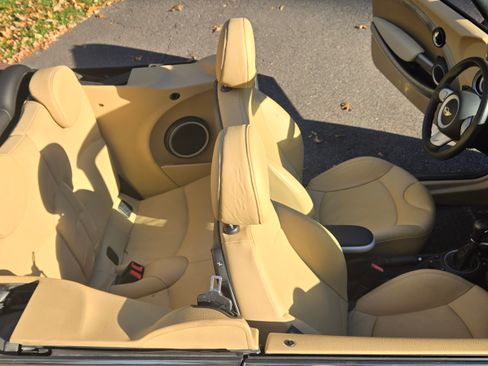 Used 2009 MINI Cooper Convertible image 11