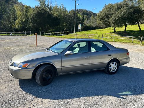 Used 2001 Toyota Camry CE image 12