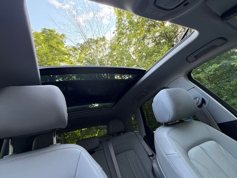 Used 2018 Audi Q5 2.0T Premium Plus w/ Premium Plus Package AWD/4WD image 13