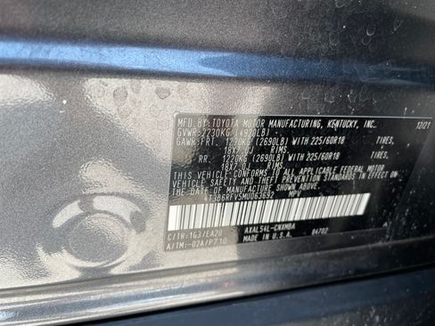 Used 2021 Toyota RAV4 XLE Premium AWD/4WD image 28