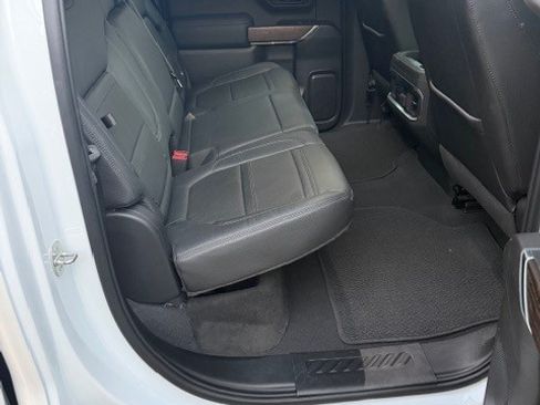 Used 2022 GMC Sierra 1500 Denali w/ Denali Premium Package image 9