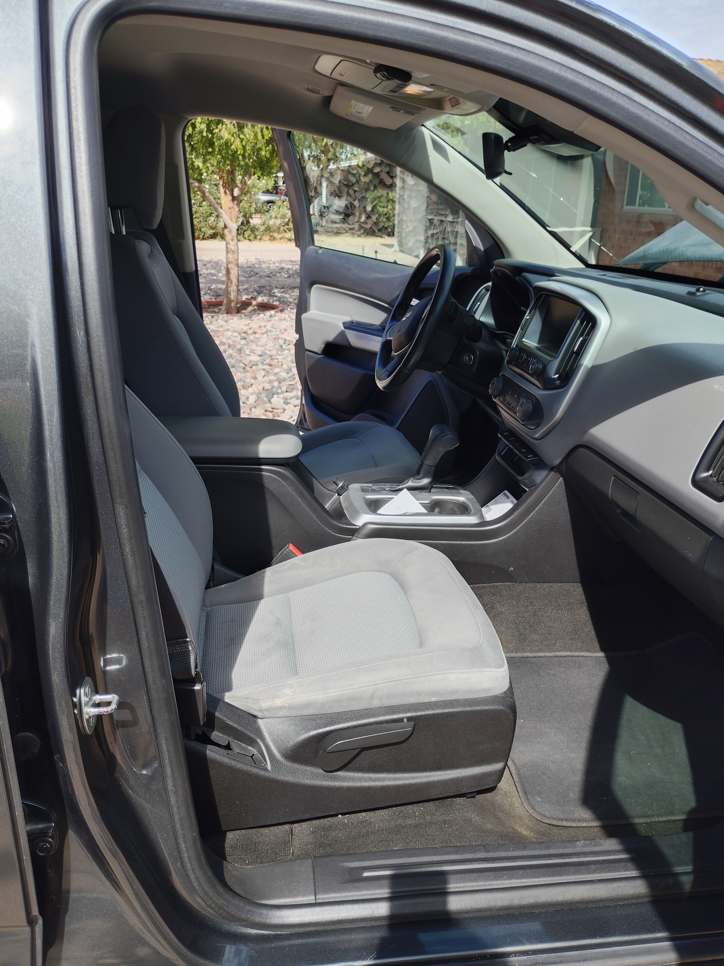 Used 2016 Chevrolet Colorado LT w/ LT Convenience Package RWD image 5