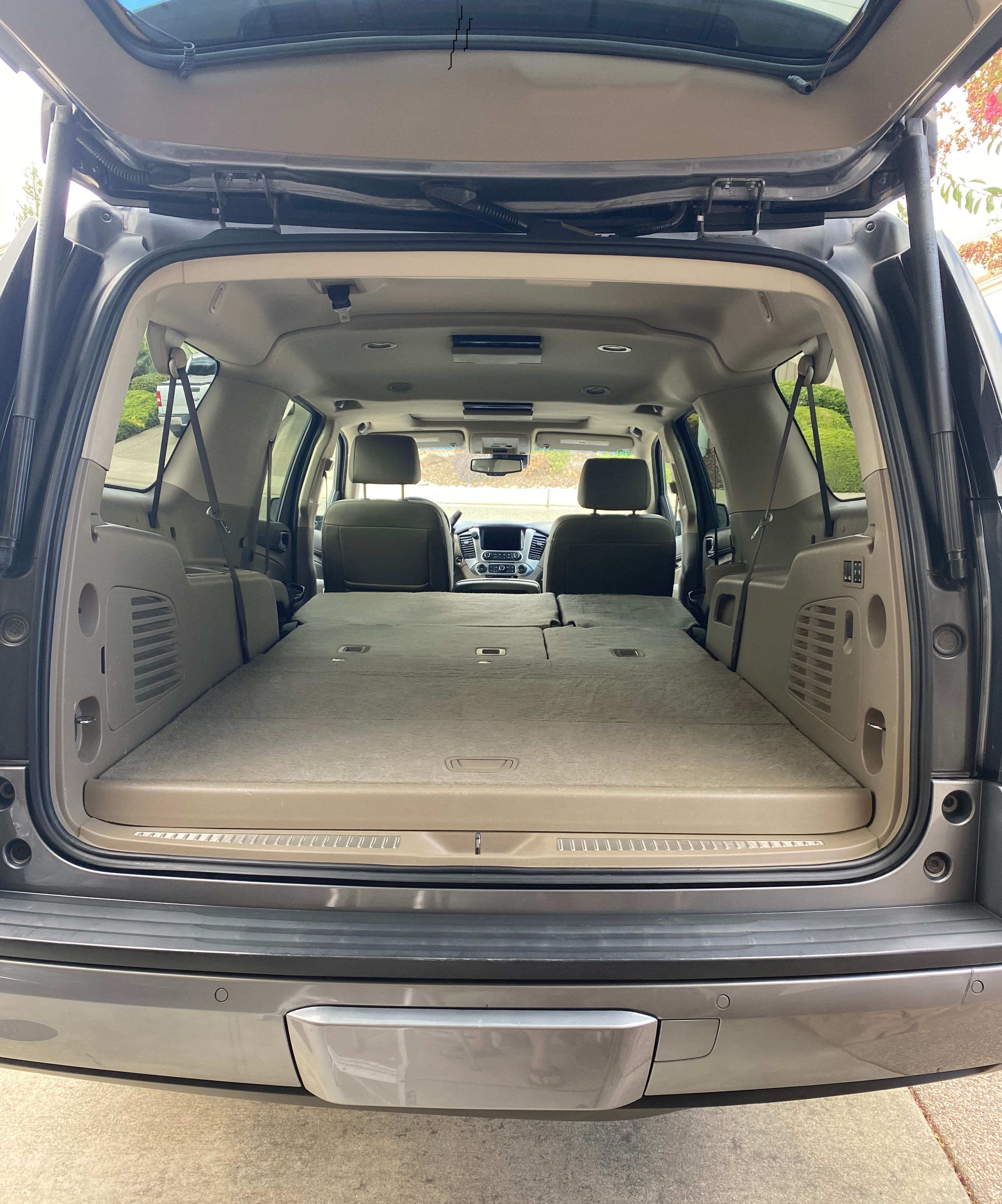Used 2018 GMC Yukon XL SLT w/ Open Road Package RWD image 10