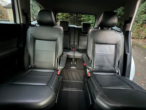 Used 2021 Volkswagen Atlas SEL R-Line image 17