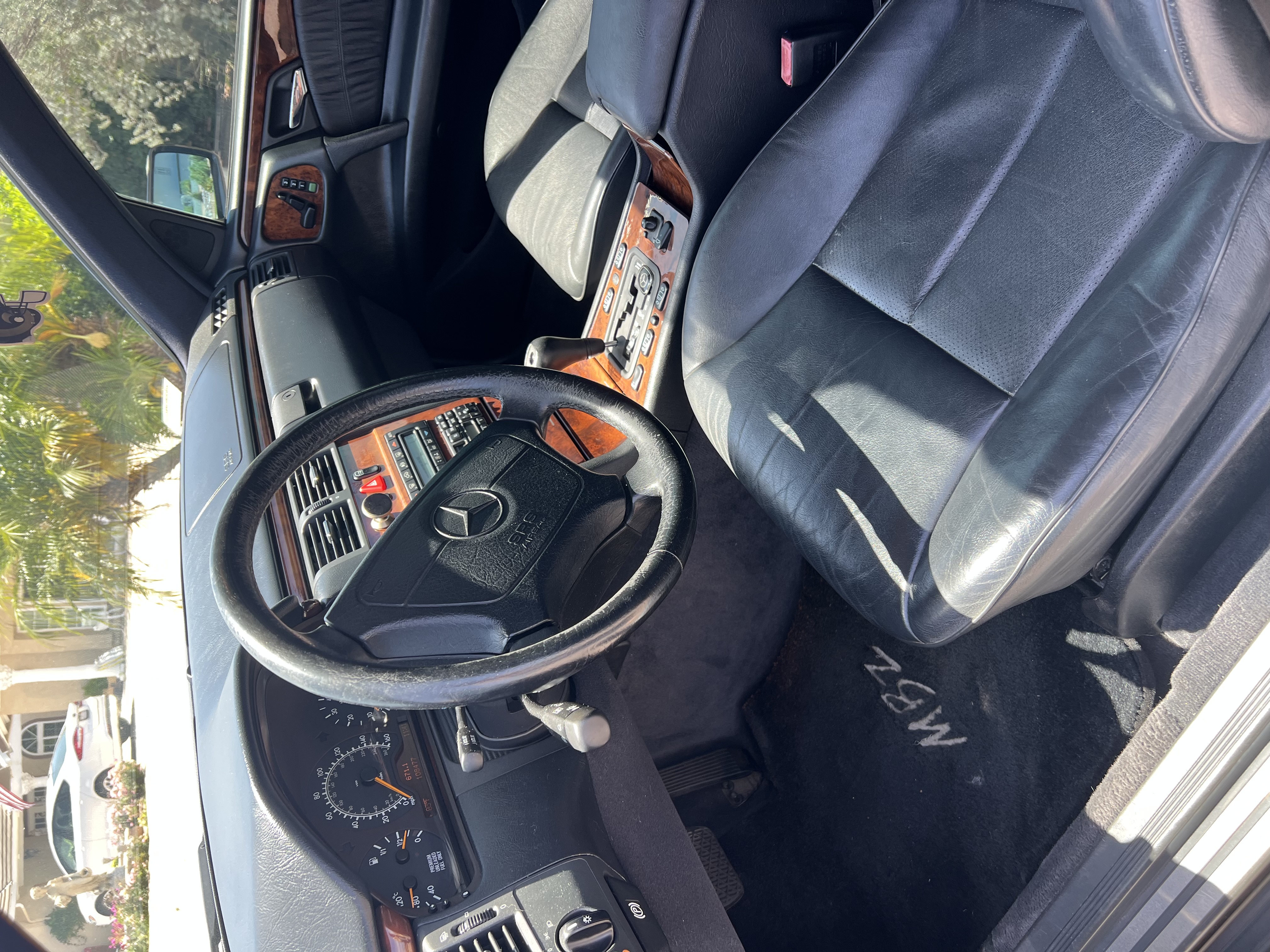 Used 1998 Mercedes-Benz E 320 Sedan image 8