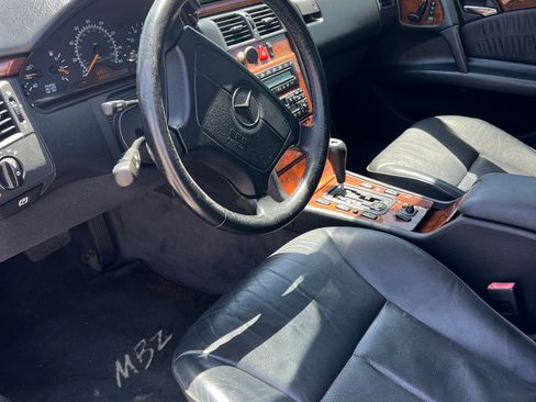 Used 1998 Mercedes-Benz E 320 Sedan image 8