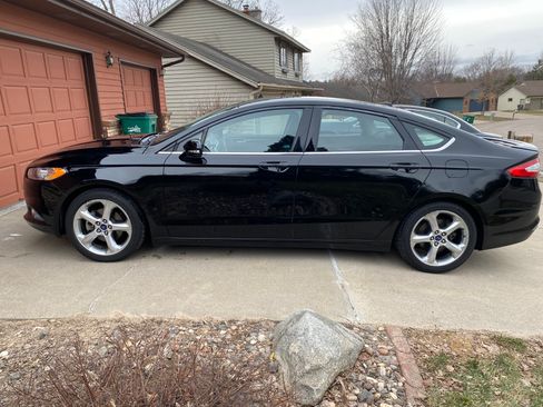 Used 2016 Ford Fusion SE w/ Equipment Group 201A image 4