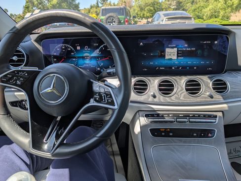 Used 2022 Mercedes-Benz E 350 Sedan image 21