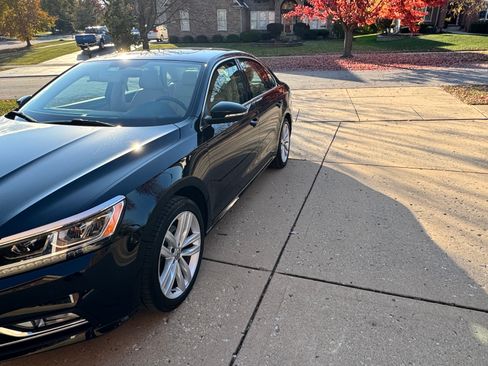 Used 2018 Volkswagen Passat 2.0T SE image 9