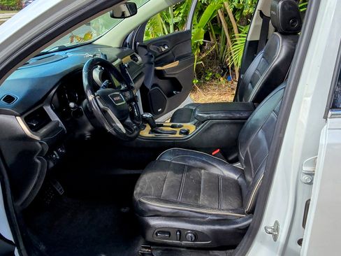 Used 2018 GMC Acadia Denali image 10