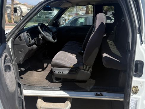 Used 1998 Dodge Ram 2500 Truck 4x4 Quad Cab image 2