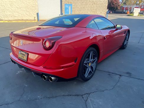 Used 2015 Ferrari California T image 10