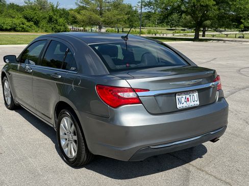 Used 2013 Chrysler 200 Touring FWD image 8
