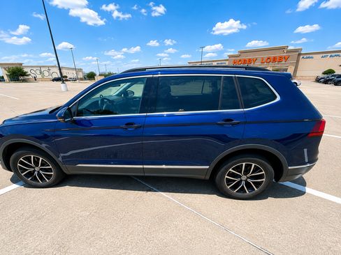 Used 2021 Volkswagen Tiguan SE FWD image 4
