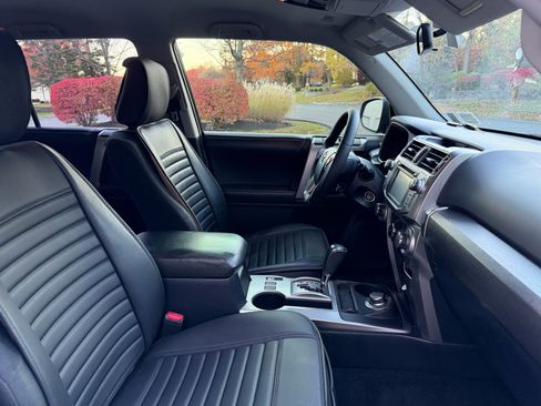 Used 2016 Toyota 4Runner SR5 image 13