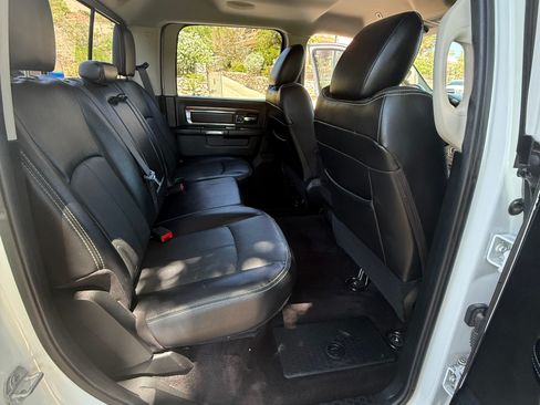 Used 2018 RAM 1500 Laramie image 12