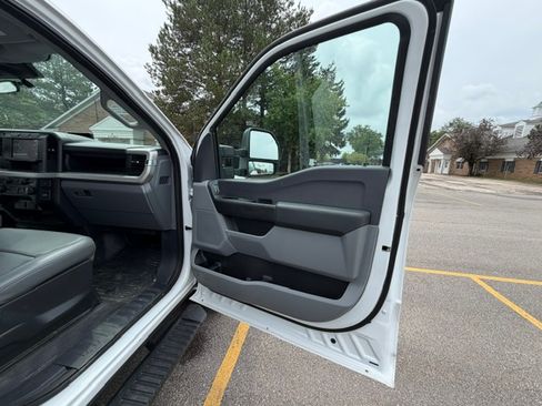 Used 2024 Ford F250 XL w/ XL Driver Assist Package AWD/4WD image 9