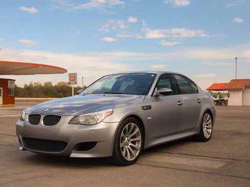 Used 2007 BMW M5 image 1
