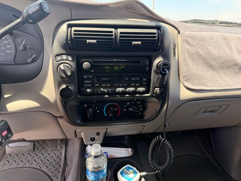 Used 1999 Ford Ranger XLT AWD/4WD image 9