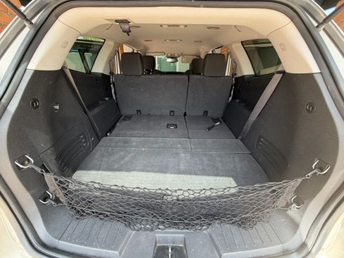 Used 2015 Chevrolet Traverse LT w/ LPO, 'HIT The Road' Package FWD image 17