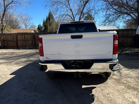 Used 2024 Chevrolet Silverado 2500 LT image 2