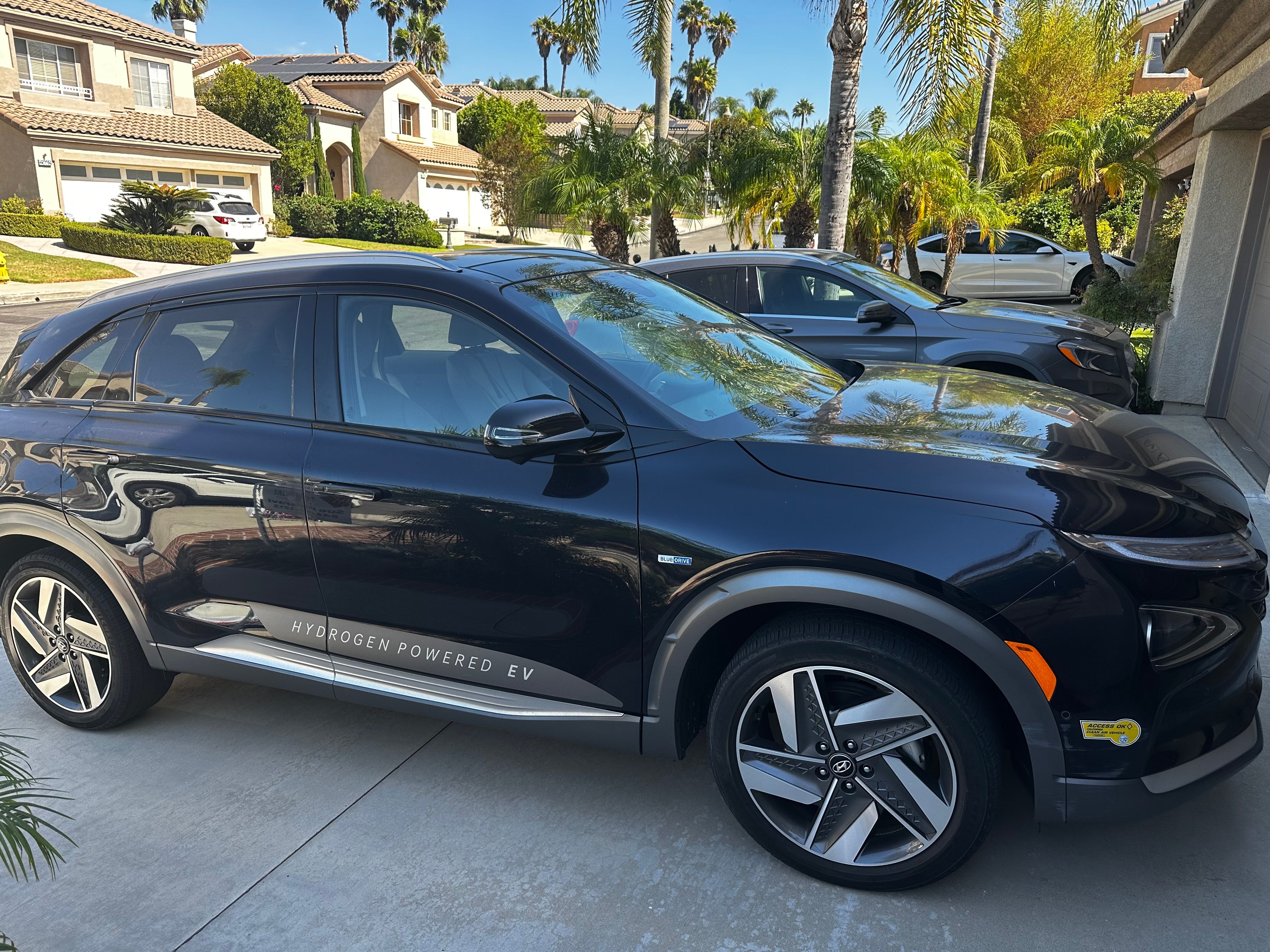 Used 2022 Hyundai Nexo Limited FWD image 2