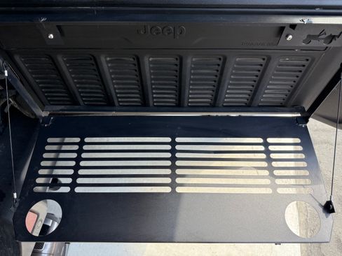 Used 2019 Jeep Wrangler Unlimited Rubicon image 9