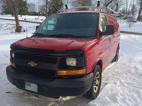 Used 2013 Chevrolet Express 1500 image 2