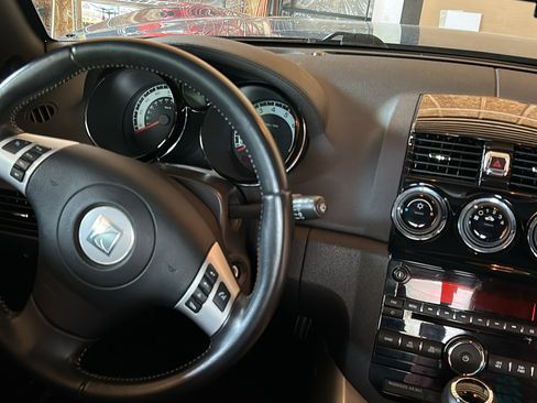 Used 2009 Saturn Sky Red Line RWD image 4